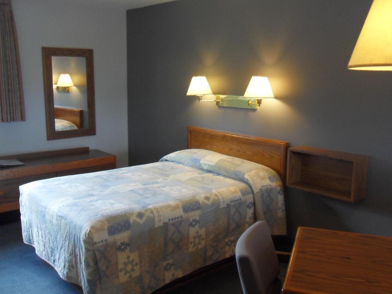 Swan Inn Motel Comstock Park Εξωτερικό φωτογραφία