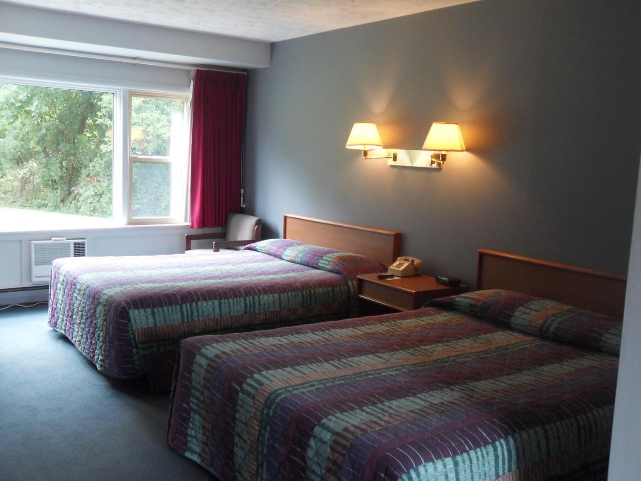 Swan Inn Motel Comstock Park Εξωτερικό φωτογραφία