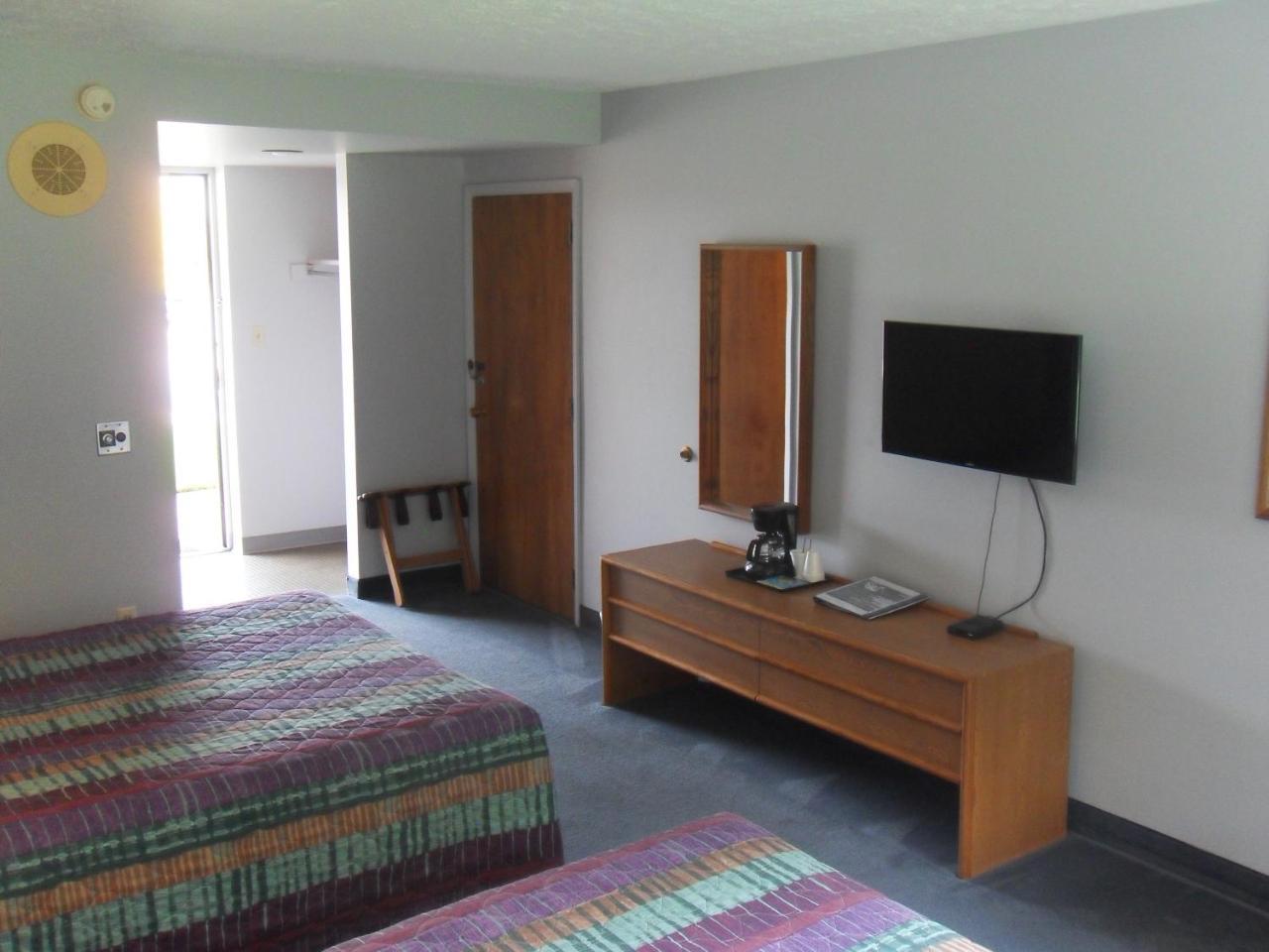 Swan Inn Motel Comstock Park Εξωτερικό φωτογραφία