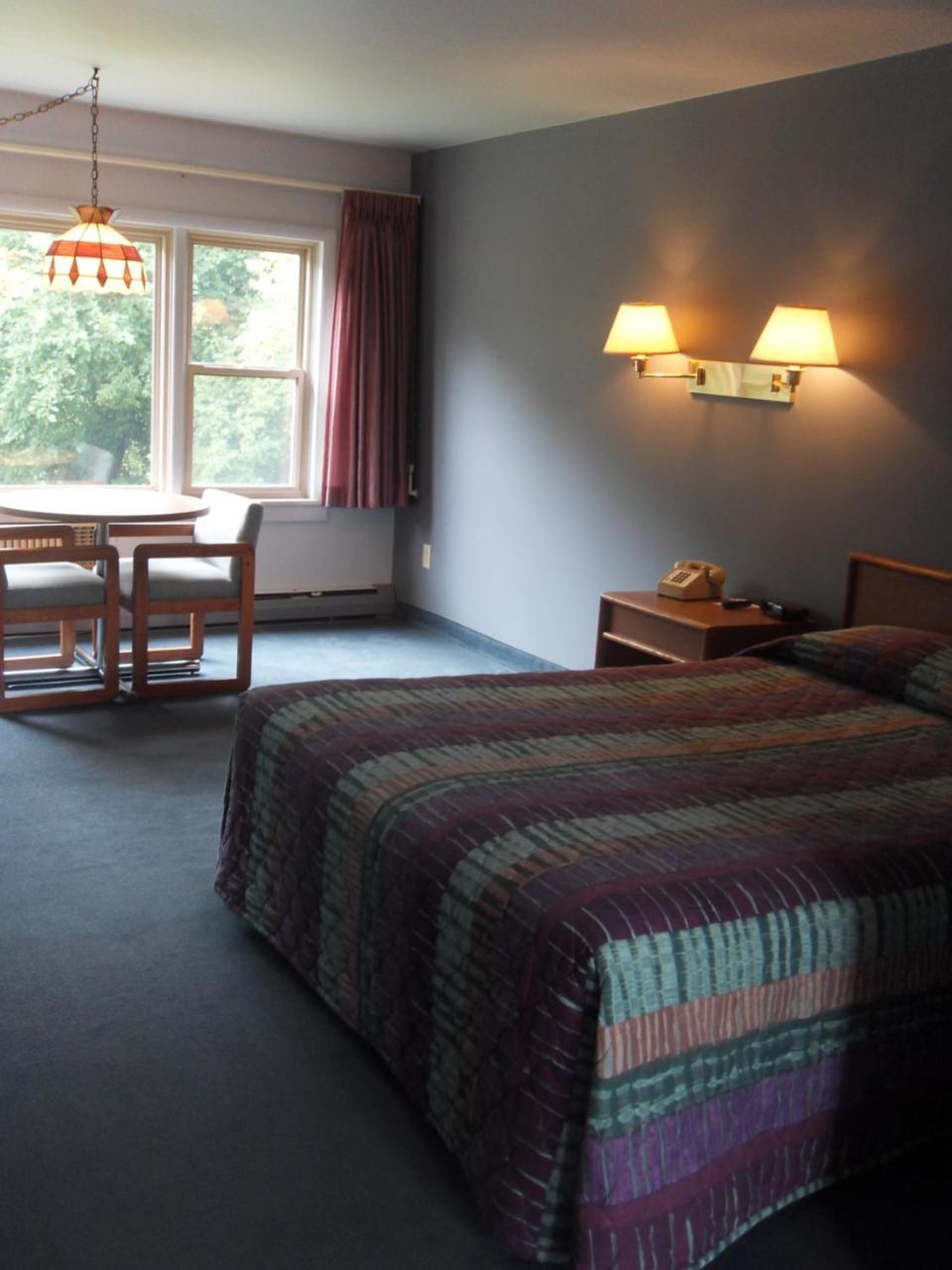 Swan Inn Motel Comstock Park Εξωτερικό φωτογραφία